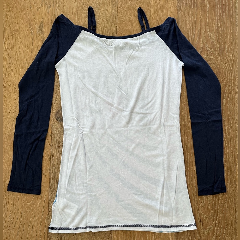 NWOT)Printed t-shirt - Picture 3 of 3